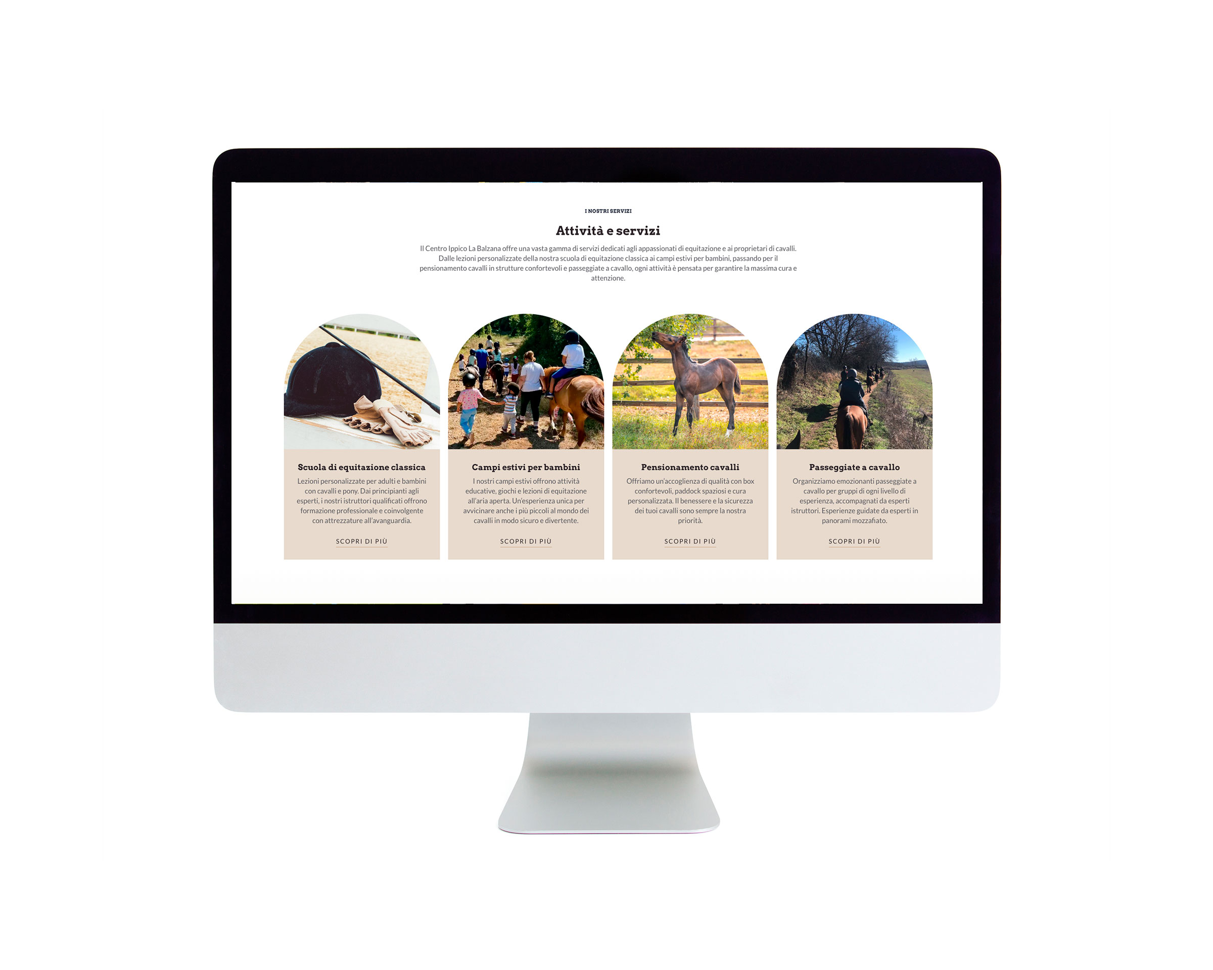 computer-desktop-con-portfolio-di-esempio-sullo-schermo-con-diversi-siti-web-e-progetti-di-design